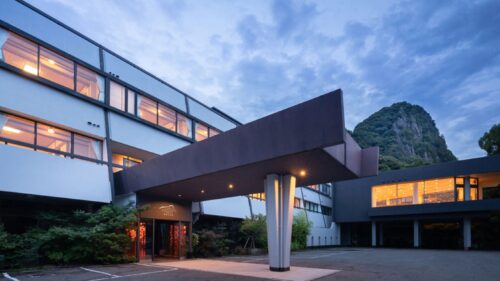 御船山楽園ホテル外観です。