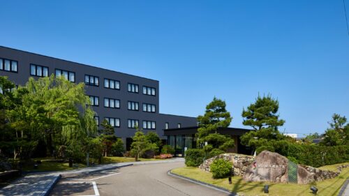 金沢　彩の庭ホテル外観です。