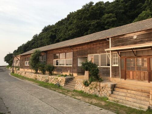 ネコノシマホステル 外観です。