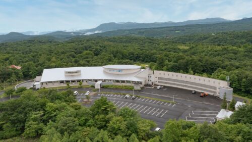 「ハイルザーム栗駒」外観です。