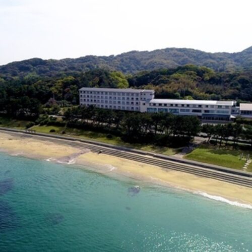 「休暇村 志賀島」外観です。