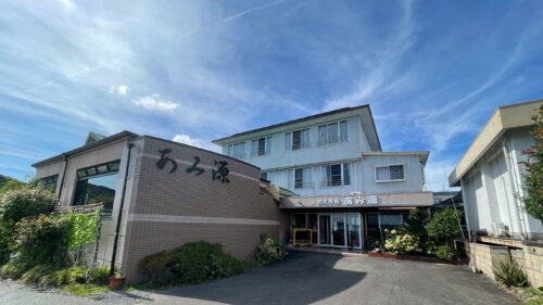「あみ源」外観です。