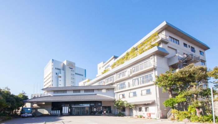 「ホテルラヴィエ川良」外観です。