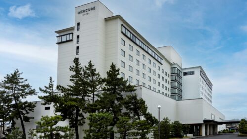 「メルキュール佐賀唐津リゾート」外観です。