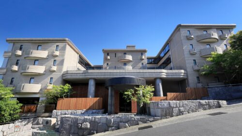 「メルヴェール箱根強羅」外観です。
