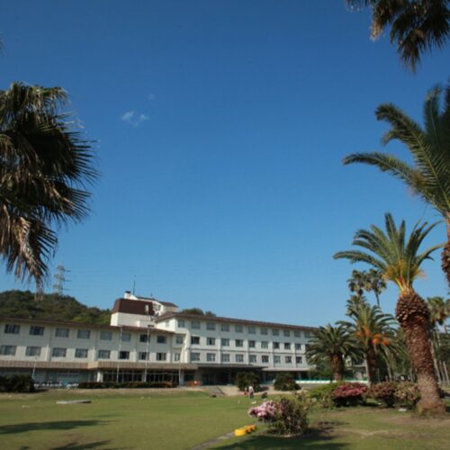 「休暇村 大久野島」外観です。