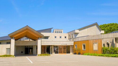 「体験型交流施設 ラブロ恋路」外観です。