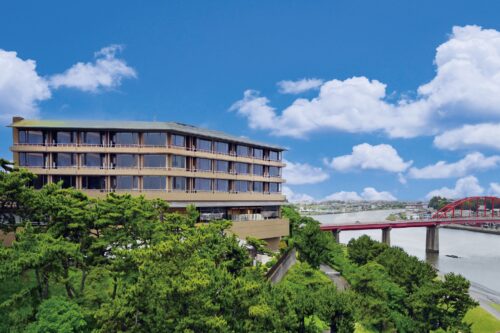 「大洗 鷗松亭」外観です。