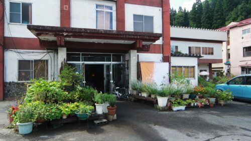 「松葉荘」外観です。