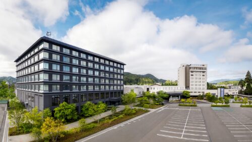 「高山グリーンホテル」外観です。